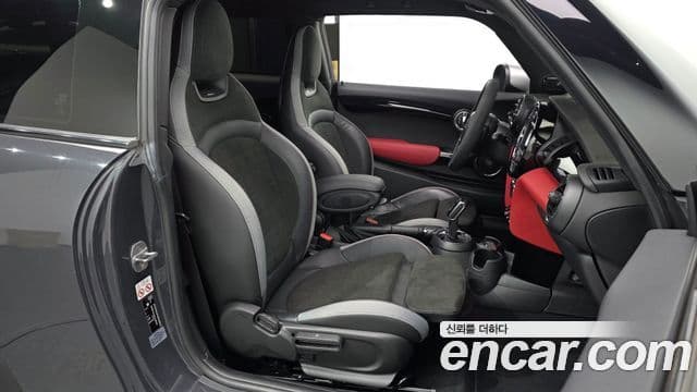 Mini Cooper S 2020 — Фото 11/20