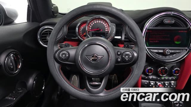 Mini Cooper S 2020 — Фото 13/20