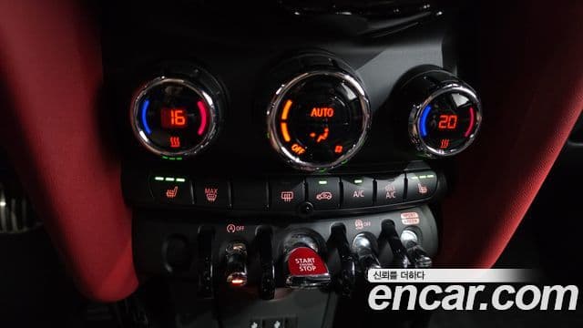 Mini Cooper S 2020 — Фото 19/20