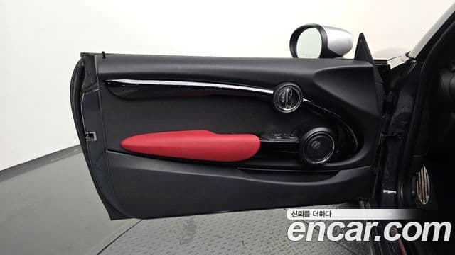 Mini Cooper S 2020 — ფოტო 14/32