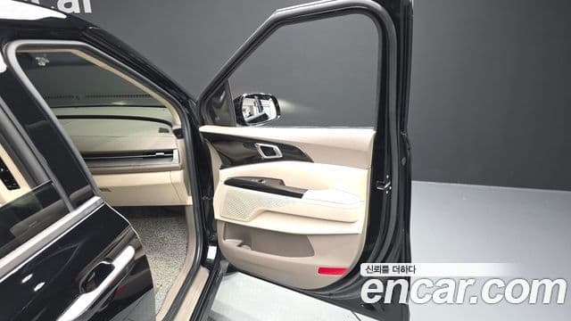 Kia Carnival 2023 — Şəkil 34/45