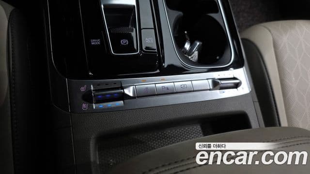 Kia Carnival 2023 — Şəkil 19/45