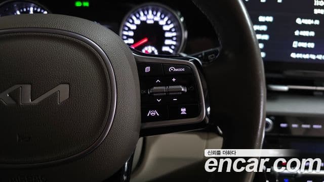 Kia Carnival 2023 — Şəkil 13/45