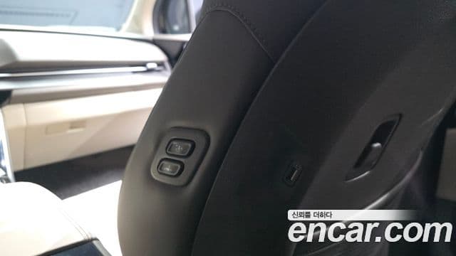 Kia Carnival 2023 — Şəkil 41/45