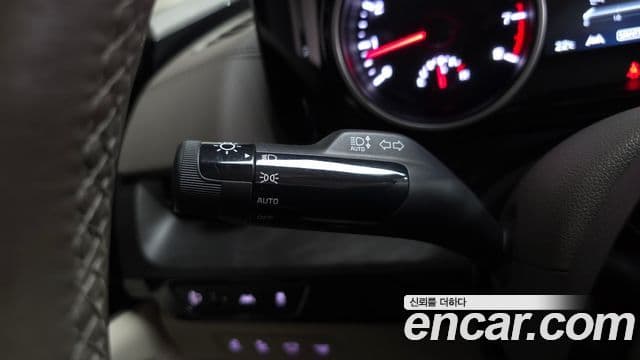 Kia Carnival 2023 — Şəkil 21/45