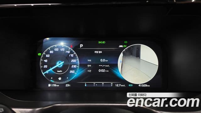 Kia Sorento 2023 — Фото 8/20