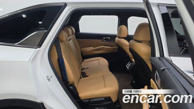 Kia Sorento 2023 — Фото 11/20
