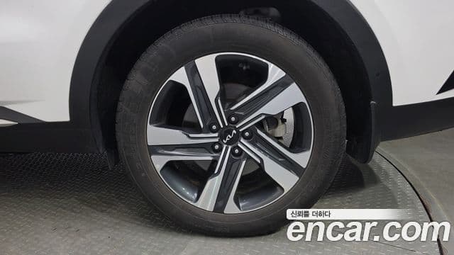Kia Sorento 2023 — Photo 2/39