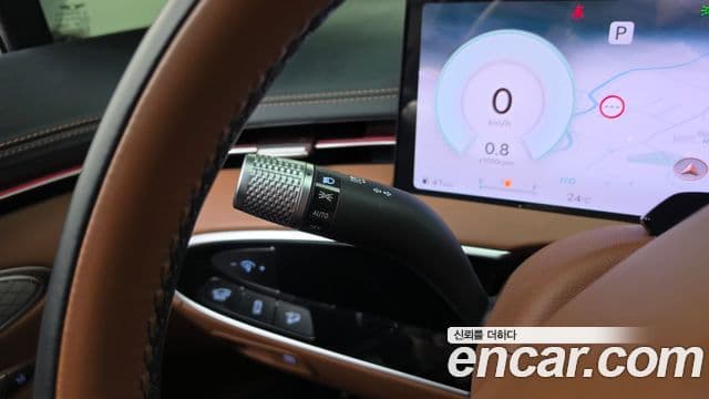 Genesis GV70 2025 — ფოტო 30/41
