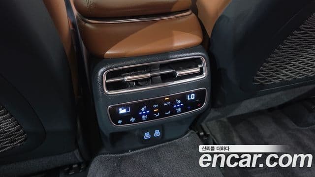 Genesis GV70 2025 — ფოტო 17/41