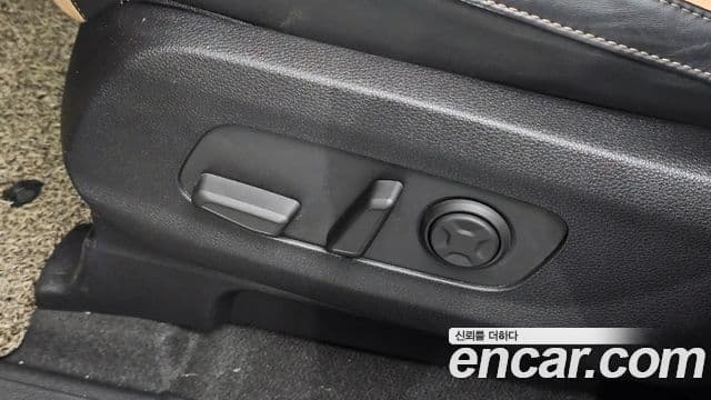 Kia Carnival 2021 — Фото 18/20