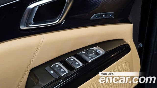Kia Carnival 2021 — Фото 19/20