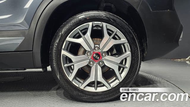 Kia Seltos 2019 — Şəkil 26/32