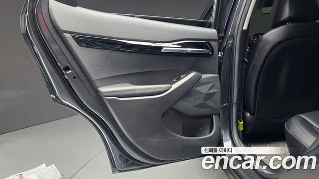 Kia Seltos 2019 — Şəkil 31/32