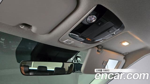 Kia Seltos 2019 — Şəkil 28/32