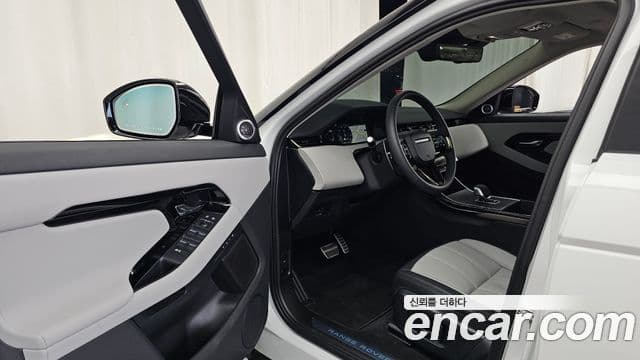 Land Rover Range Rover Evoque 2025 — Şəkil 16/33