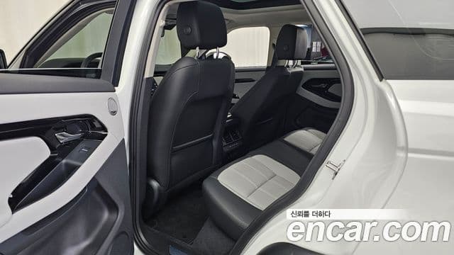Land Rover Range Rover Evoque 2025 — ფოტო 20/33