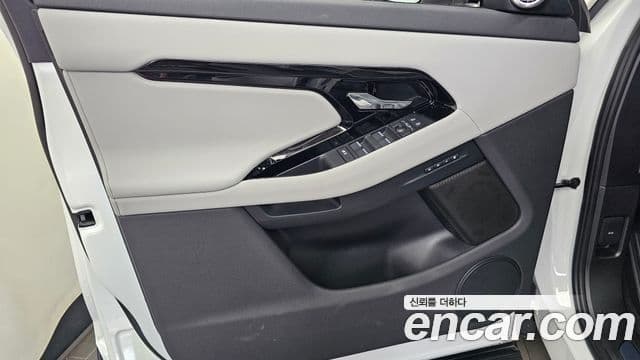 Land Rover Range Rover Evoque 2025 — Şəkil 23/33