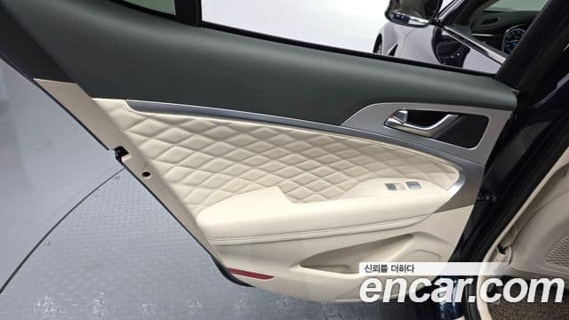 Genesis G70 2020 — Photo 25/31