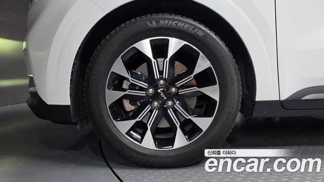 Kia Carnival 2022 — Фото 5/20