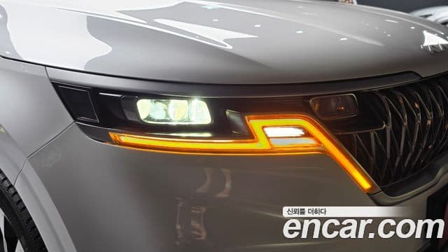 Kia Carnival 2022 — ფოტო 25/30