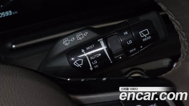 Kia Carnival 2022 — ფოტო 5/30