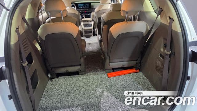 Kia Carnival 2022 — ფოტო 24/30