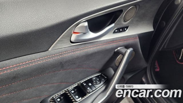 Kia Stinger 2020 — Фото 17/20