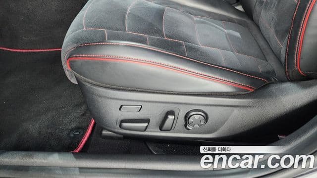 Kia Stinger Meister 2020 — Photo 22/39