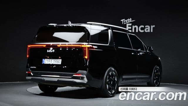 Kia Carnival 2025 — Фото 2/20