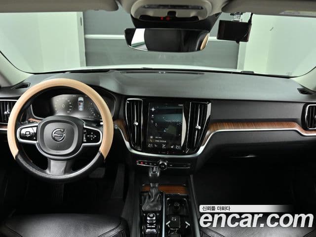Volvo V60 Cross Country 2020 — Фото 6/20