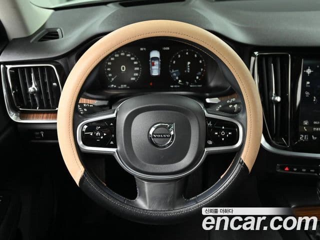Volvo V60 Cross Country 2020 — Фото 13/20