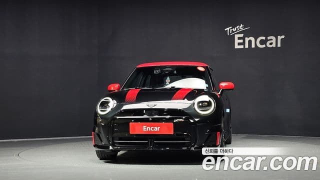 Mini Cooper Electric 2025 — Photo 17/31