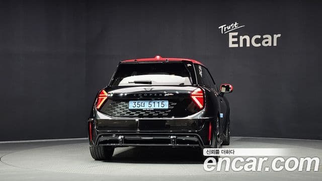 Mini Cooper Electric 2025 — Photo 24/31