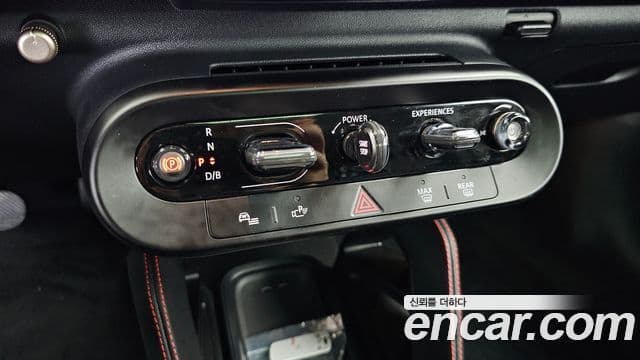 Mini Cooper Electric 2025 — Photo 27/31