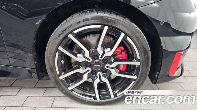 Mini Cooper Electric 2025 — Photo 28/31