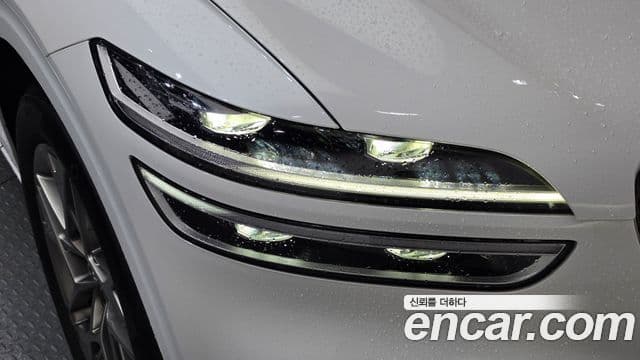 Genesis GV70 2021 — Photo 27/37