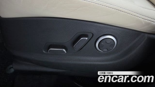 Genesis GV70 2021 — Photo 37/37