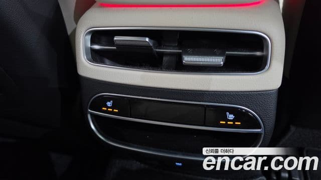 Genesis GV70 2021 — Photo 36/37