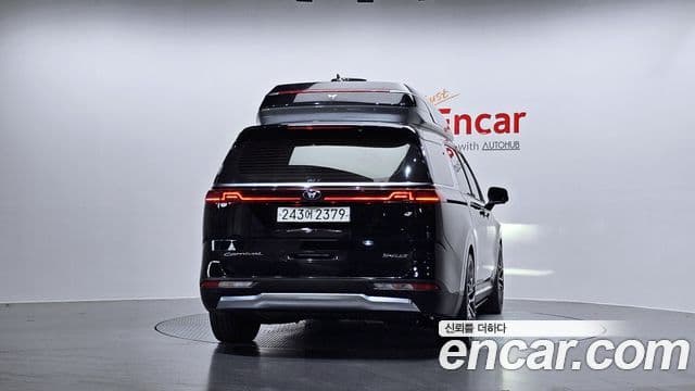 Kia Carnival 2021 — Фото 4/20