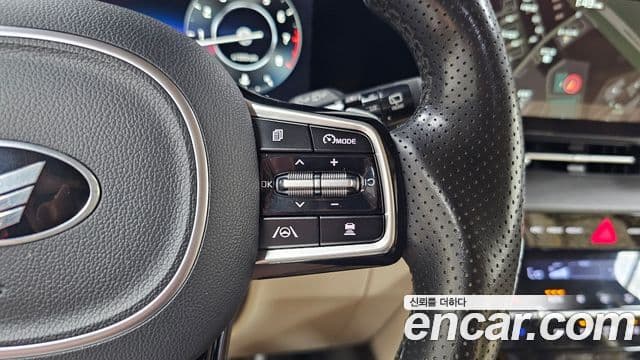 Kia Carnival 2021 — Фото 16/20