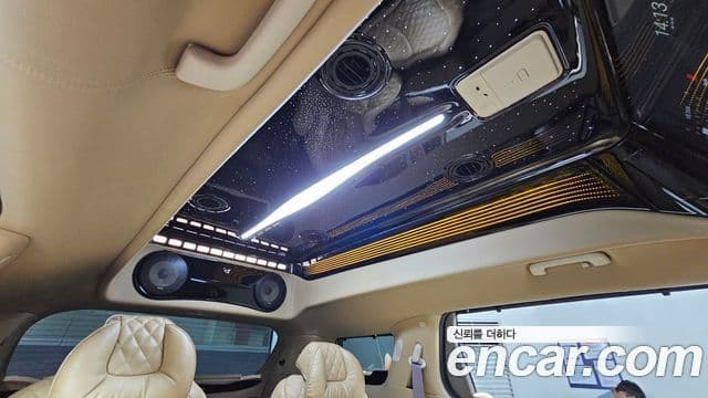 Kia Carnival 2021 — Фото 17/20