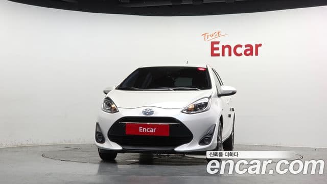 Toyota Prius C 2019 — Photo 28/32