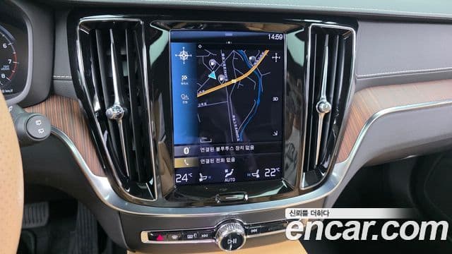 Volvo V60 Cross Country 2022 — Фото 13/20