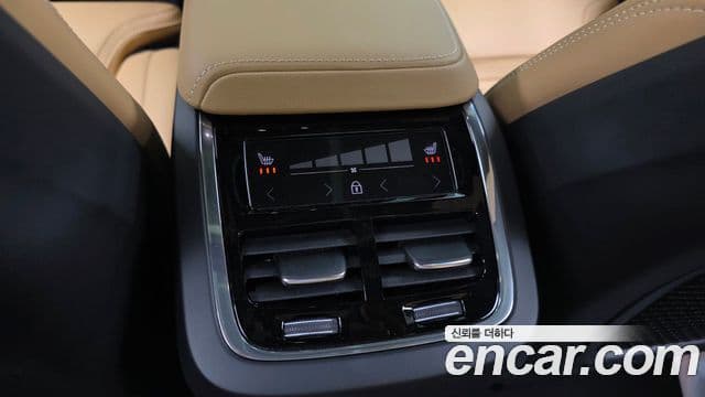 Volvo V60 Cross Country 2022 — Фото 18/20