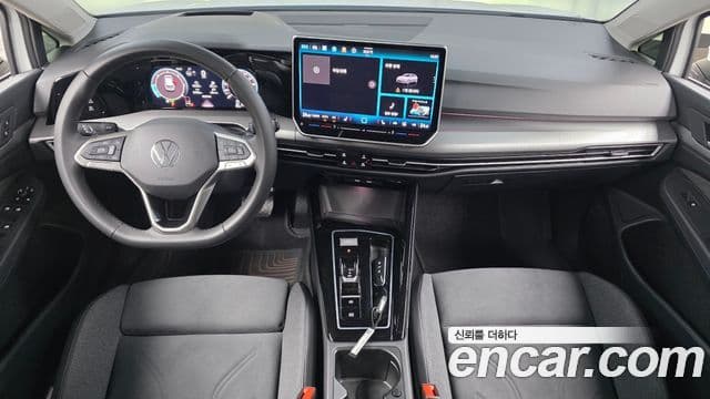 Volkswagen Golf 2026 — Photo 25/32