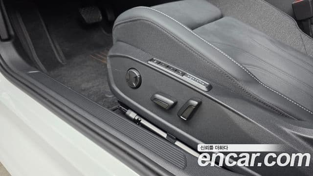 Volkswagen Golf 2026 — Photo 17/32