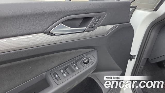 Volkswagen Golf 2026 — Photo 12/32