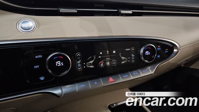 Genesis GV70 2021 — ფოტო 7/35