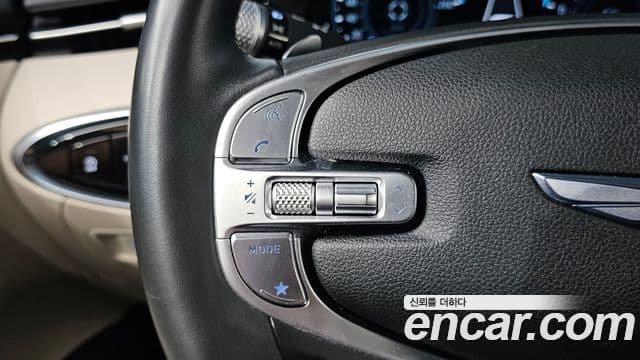 Genesis GV70 2021 — ფოტო 34/35